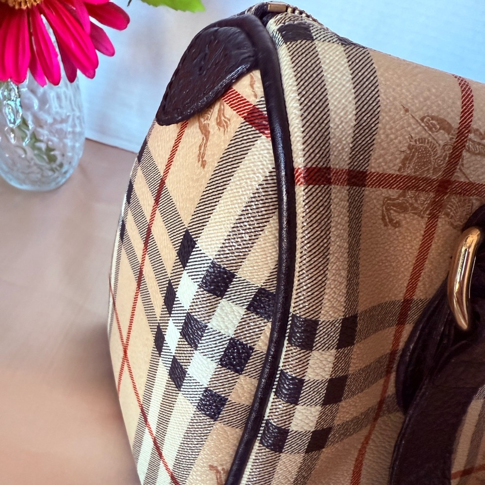 Authentic Burberry Boston Medium Bag. - Picture 7 of 17